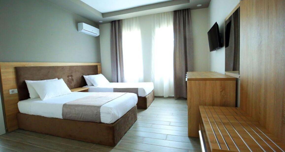 Hotel Rean Golem  Buitenkant foto